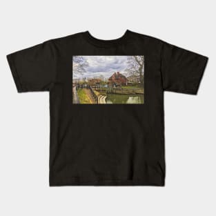 The Lock At Sonning-on-Thames Kids T-Shirt